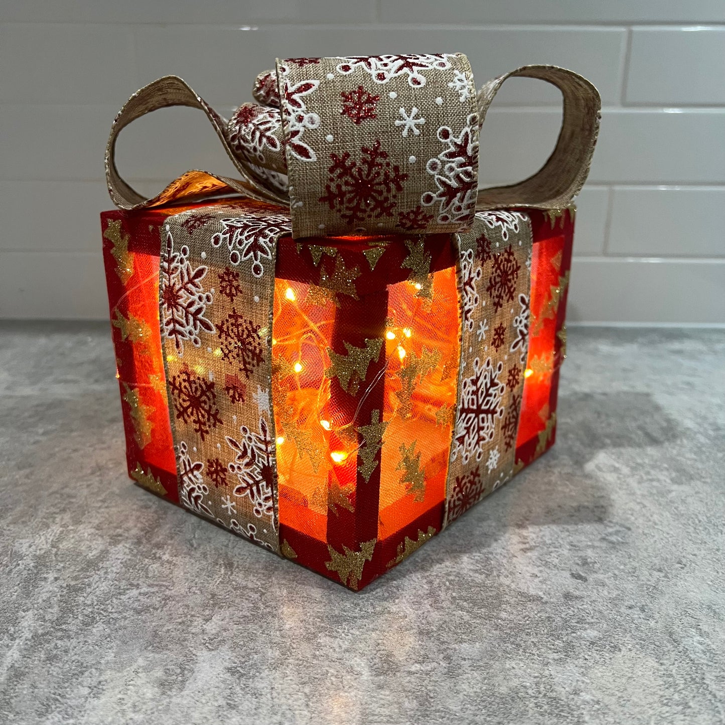 Red & White Light Box