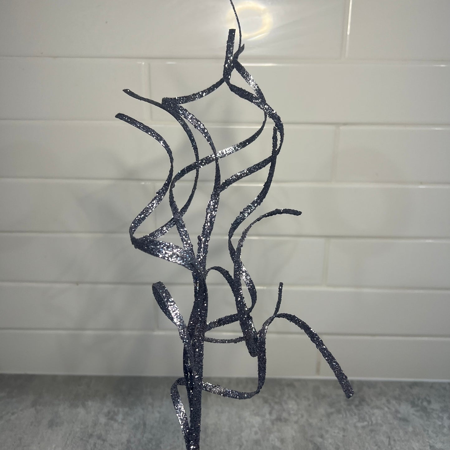 Charcoal Curly Pick