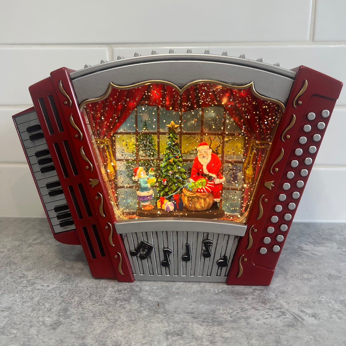 Accordion Snowglobe