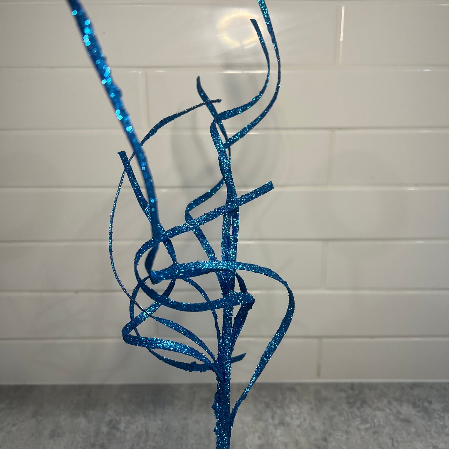 Blue Curly Pick